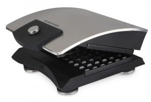 Вафельница BRAYER 2300BR, 750Вт, бельгийские вафли, панель 11*13см, защита от перегрева