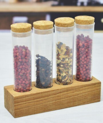 Набор для специй Sugaramp;Spice Rosemary 4 шт. на деревянной подставке